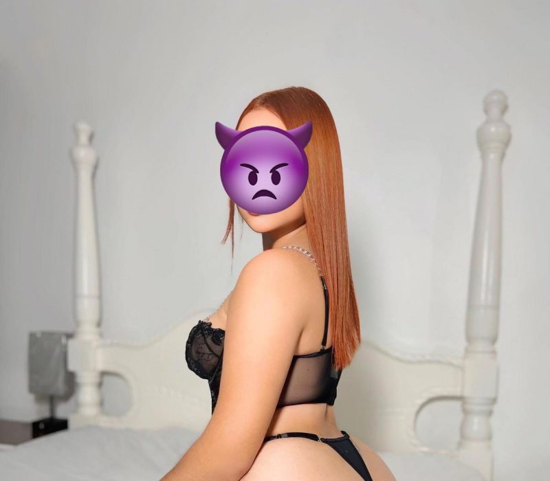 una flaca muy rica disponible