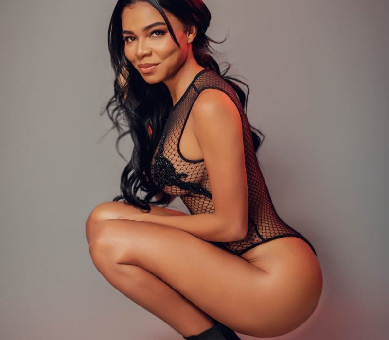 MORENA FIESTERA Y MORBOSA. SALIDAS