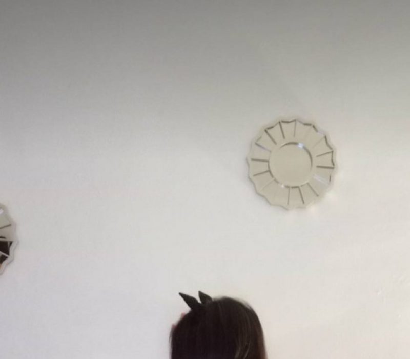 Adeli Pequeña Dulce y Complaciente