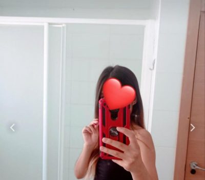 Adeli Pequeña Dulce y Complaciente